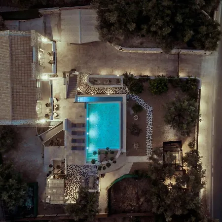 Di Pietra Villa