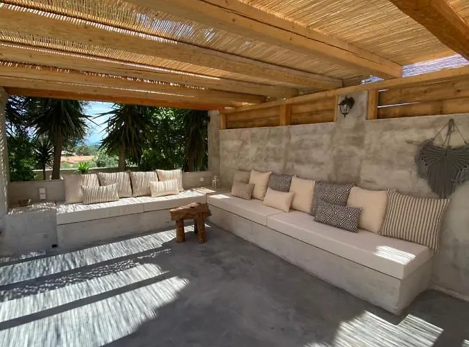 Di Pietra Villa *